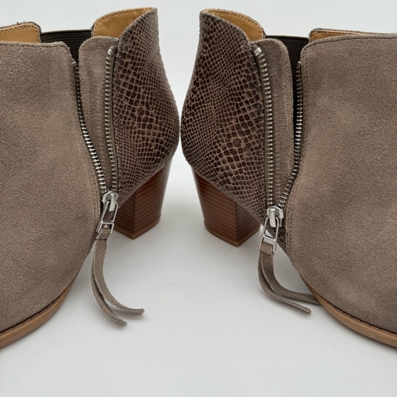 Vionic Anne Beige Suede Leather Snakeskin Side Zip Heeled Bootie Size 8.5 - Picture 10 of 13